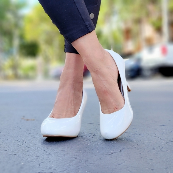 Women's White PAT Low Heel Pumps Shoes - Picture 4 of 7